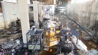 Kocaelide 6 kişiye mezar olan parfüm dolum tesisinin içi görüntülendi