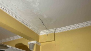 Kocaelide bir binanın kolonları çatladı: Aileler korkuyla evi tahliye etti