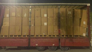 Kocaelide sahte belgeli tırda tonlarca kaçak tütün ele geçirildi