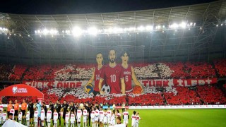 Kocaelispor taraftarına milli maç ödülü