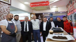 Komşu esnafın sorunlarını yerinde dinledi