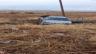 Kontrolden çıkan otomobil araziye uçtu: 1 yaralı