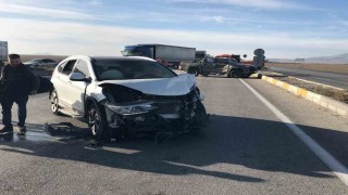 Konyada kamyonetle SUV tipi araç çarpıştı: 3ü çocuk 7 yaralı