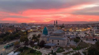 Konyada kartpostallık gün batımı manzaraları