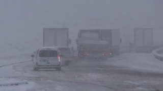 Kop Dağı Geçidi yeniden beyaza büründü