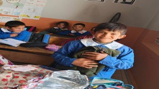 Köy okulunda yürek ısıtan doğum günü sürprizi