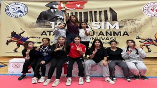 Köyceğizli güreşçi kızlar madalyaları topladı