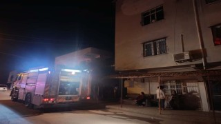 Kozanda ikamet yangını: 4 kişi dumandan etkilendi