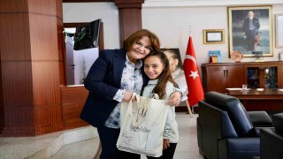 Küçük yelkenciler Başkan Gençay ile görüştü