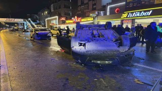 Küçükçekmecede E5 yan yolda zincirleme kaza: 3 yaralı