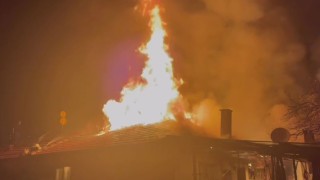 Kulada gece saatlerinde yangın paniği