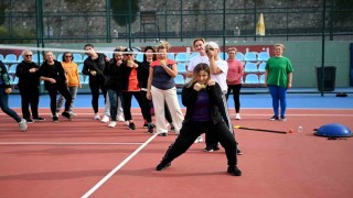 Kuşadasında kadınlara ‘Yakın Savunma Teknikleri eğitimi verildi