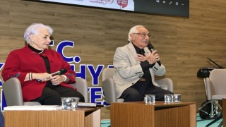 Kütahya Belediyesinden Nilüfer Örnek Özkan ve Adil Özkana Saygı Gecesi