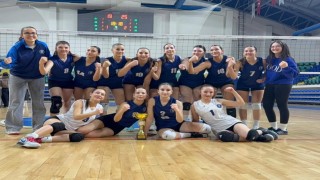Kütahya Belediyespor Genç Kız Voleybol Takımı şampiyon oldu