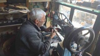 Kütahyada 65 yıllık ayakkabı ustası Mehmet Ersulak: Meslek bitti, yetişen yok