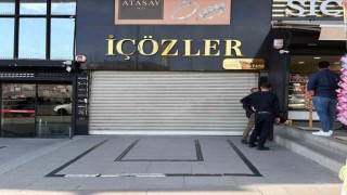 Kuyumcudaki vitrin asansörünün altında kalan işçi hayatını kaybetti