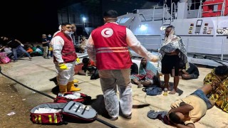 Libya açıklarında 95 göçmeni taşıyan iki tekne alabora oldu: 4 ölü