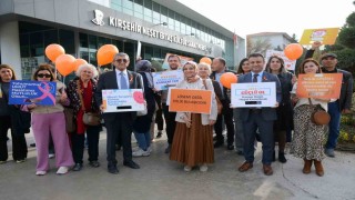 Lösemili çocuklar için gökyüzüne balon bırakıldı