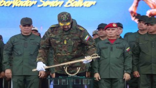 Madurodan kılıçlı rest: Gerekirse ülkemiz uğruna canımızı feda ederiz