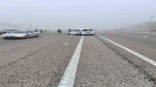 Malatyada otomobil ile hafif ticari araç çarpıştı: 1 yaralı