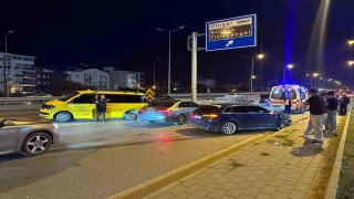 Manavgatta otomobil ile ticari taksi çarpıştı: 2 yaralı