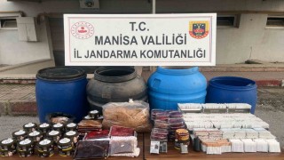 Manisada kaçak içki ve tütün operasyonu: 3 gözaltı
