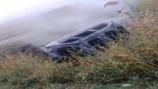 Manisada takla atan otomobil alev aldı: Sürücü yara almadan kurtuldu