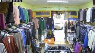 Mankenin üstündeki 1000 TLlik montu kendi malıymış gibi gitti