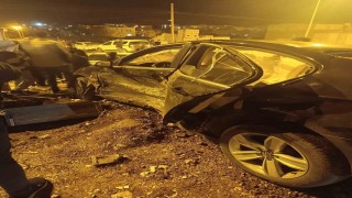 Mazıdağında iki otomobil çarpıştı: 3 yaralı