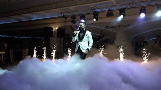 Mehmet Çevikten Öğretmenler Gününde 600 öğretmene unutulmaz konser