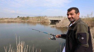 Menderes Deltası, stres atmak isteyenlerin akınına uğruyor