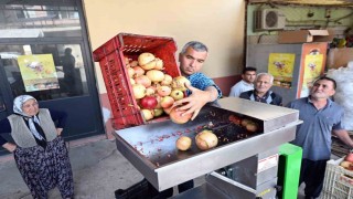 Mersinde nar üreticilerine makine desteği