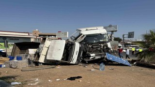 Mersinde tırlar zincirleme kaza yaptı: 2 yaralı