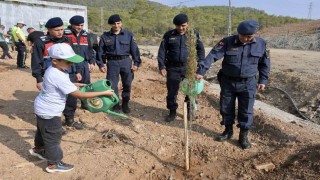 Milli Ağaçlandırma Gününde Bozyazıda fidanlar toprakla buluştu