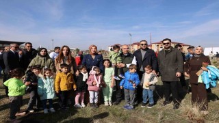 Milli Ağaçlandırma Gününde minikler fidanları toprakla buluşturdu