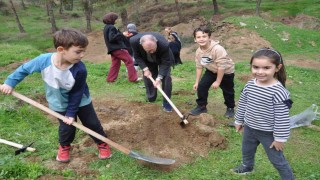 Milli Ağaçlandırma Gününde Salihlide 600 fidan toprakla buluştu