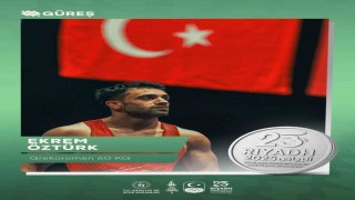 Milli güreşçi Ekrem Öztürk, gümüş madalya kazandı