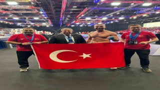 Milli kick boksçu Kadir Yıldırım, dünya şampiyonu oldu