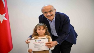 Minik yüreklerden Başkan Ere anlamlı ziyaret