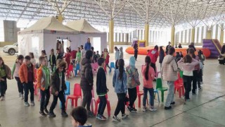 Mobil Çocuk Dostu Alan Tırı, Emek Mahallesinde kuruldu