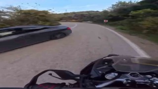 Motosikletlinin saniyelerle ölümden kurtulduğu anlar kameraya yansıdı