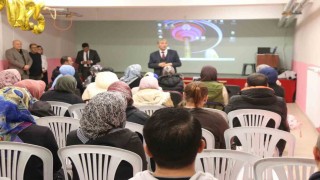 Müdür Yılmaz: Telefonla oyalandığı kadar çocuğuna ilgi göstermeyen velilerimiz var