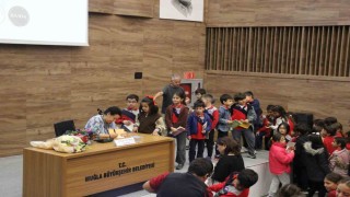 Muğla Büyükşehir Belediyesi Pelin Güneşi minik okurlarla buluşturdu