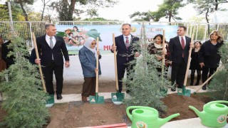 Muğlada 16 bin 453 öğretmen için 16 Bin 453 fidan toprakla buluşuyor