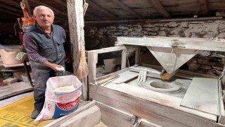 Muğlada 300 yıllık su değirmeni hala çarklarını döndürüyor