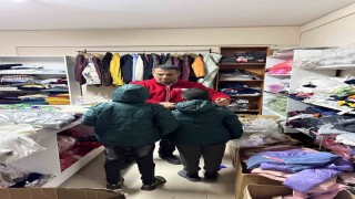 Muradiyede Kızılaydan kışlık giyim desteği