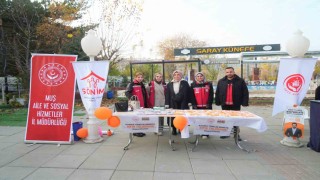 Muşta turuncu renkli farkındalık: Şiddete karşı açılan stant yoğun ilgi gördü