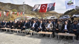 Mutkide mezbahane ve halı saha açılışı yapıldı