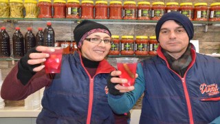 Neşeli Günler filmi gerçek oldu: Eşinin dükkanı karşısına turşucu açtı