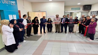 Oda küçük, tören büyük